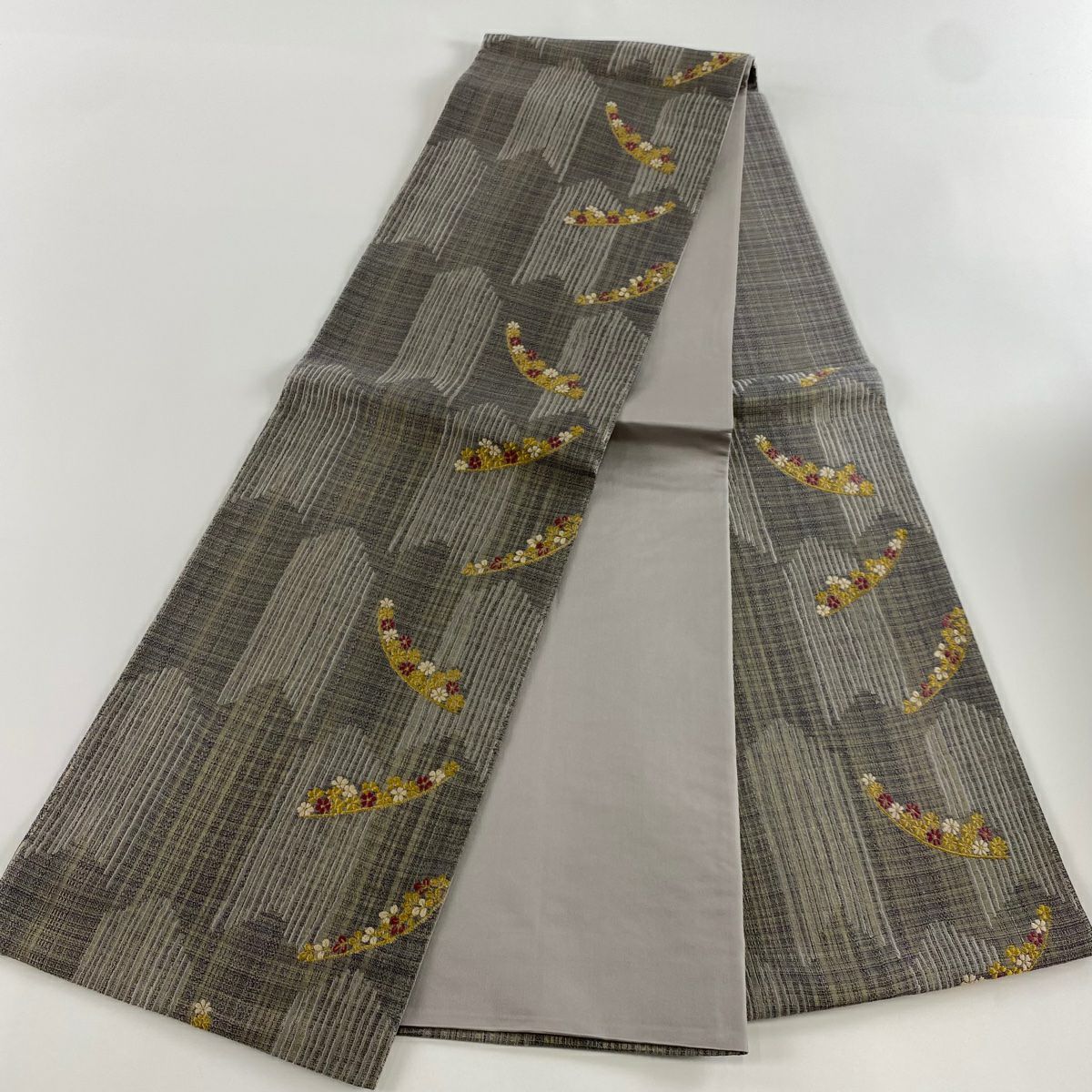 【美品】 袋帶 秀品級 花 矢絣紋 金銀彩 刺繡 灰紫 六通 純蠶絲