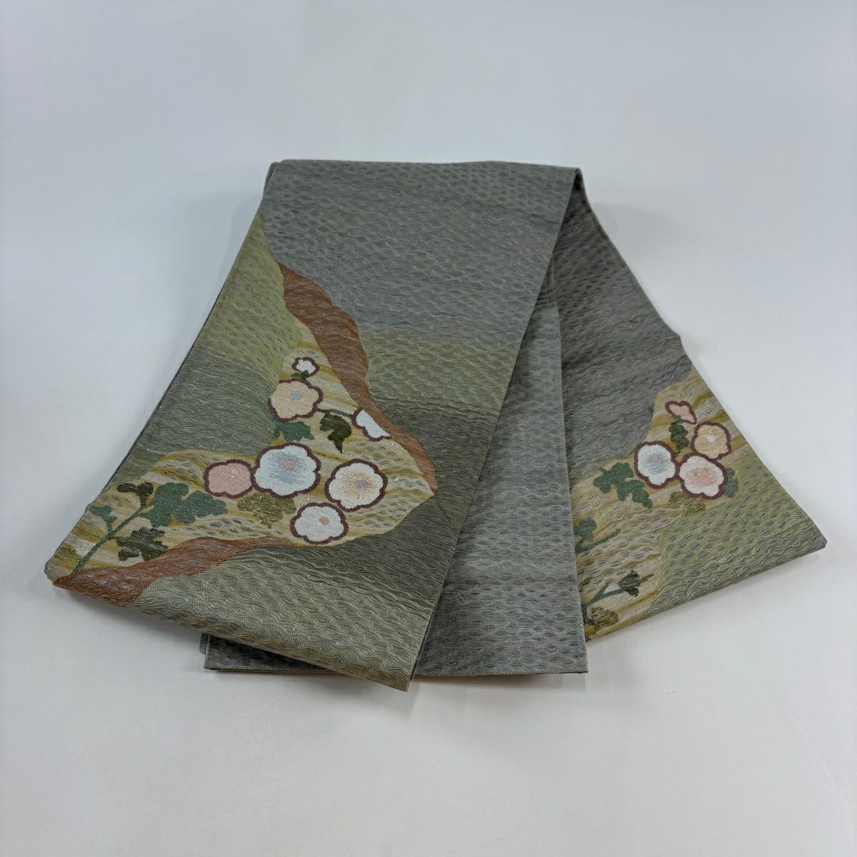 【美品】 袋帶 秀品級 草花紋紋 霞 銀通 金金箔線 灰綠色 大鼓圖案 純蠶絲