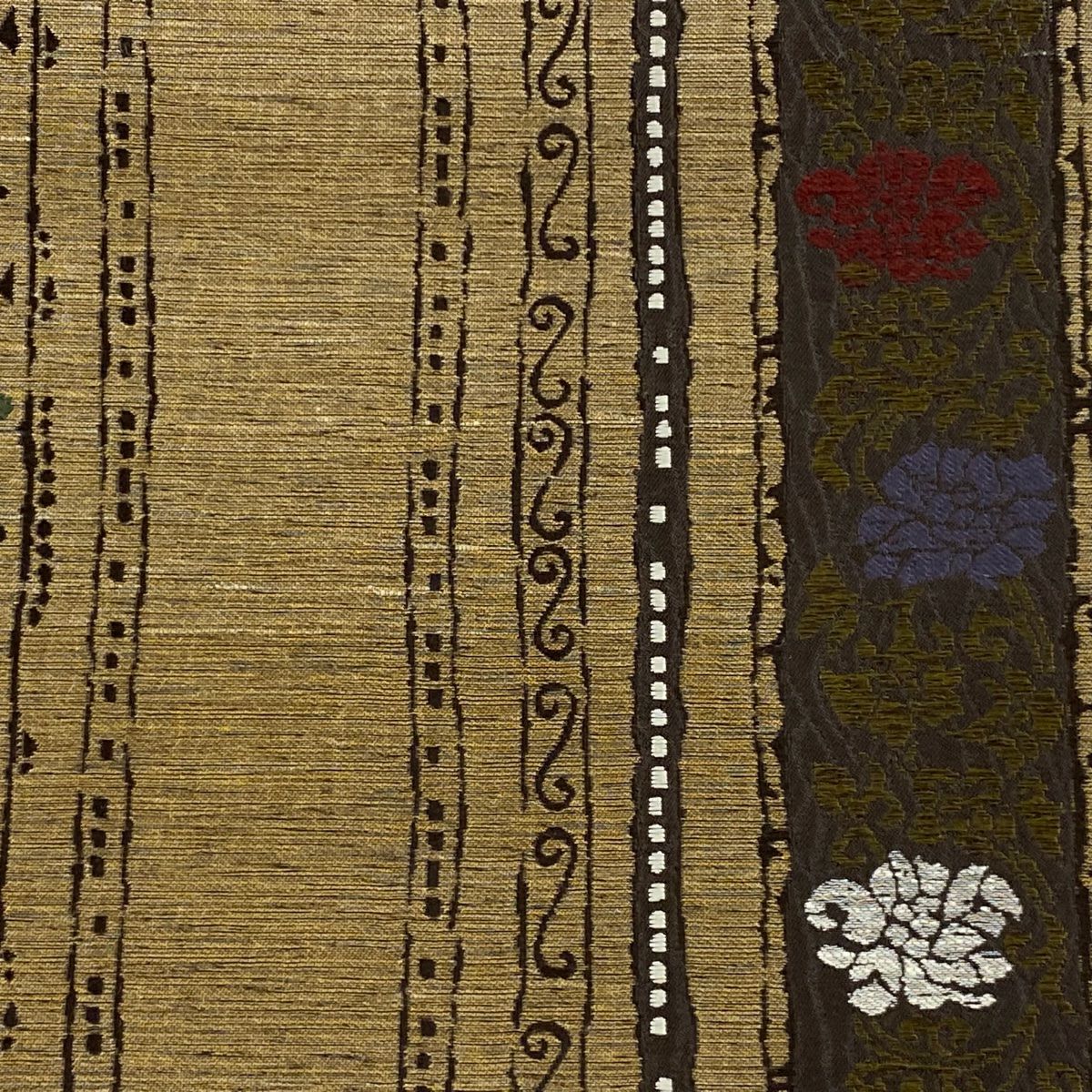 【美品】 袋帶 逸品級 落款あり 黃金穆嘎蠶 草花紋紋 縞紋 刺繡 淺茶 六通 純蠶絲