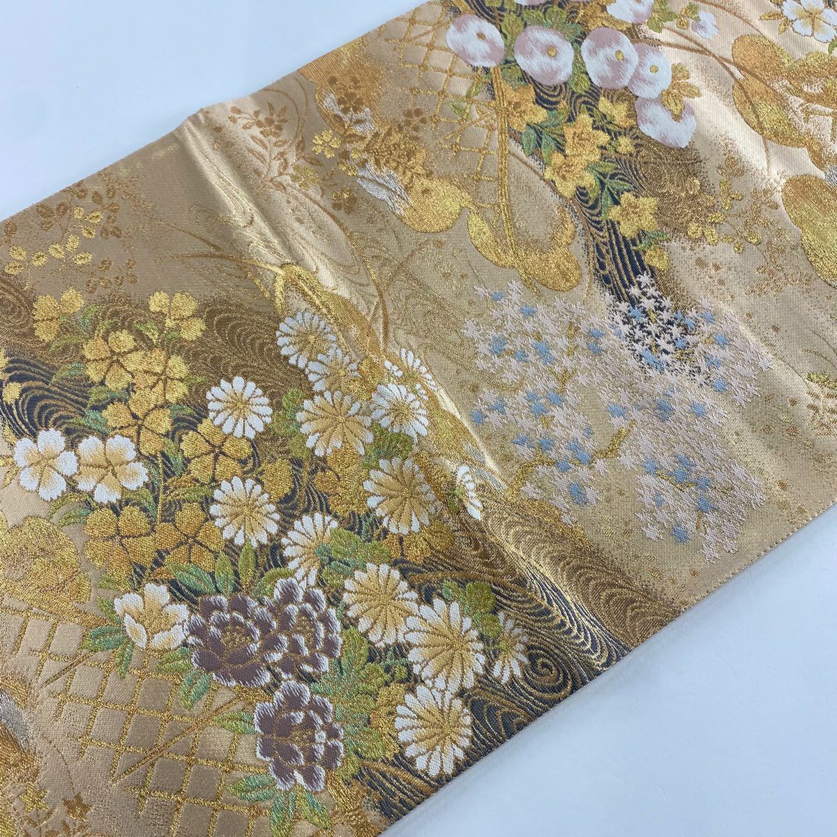 【美品】 袋帶 秀品級 草花紋 流水 刺繡 金銀彩 米色 六通 純蠶絲