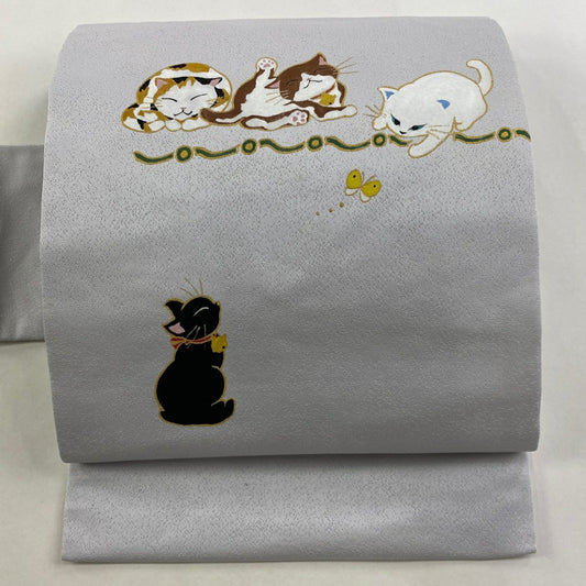 【美品】 名古屋帶 逸品級 貓 蝴蝶 金銀彩 灰色 純蠶絲