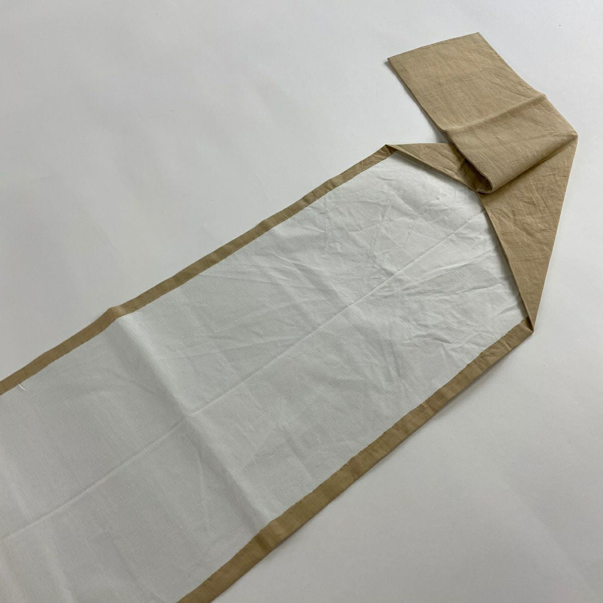 【美品】 名古屋帶 優品級 松樹葉仕立  草花紋紋 金彩裝飾 米色 純蠶絲