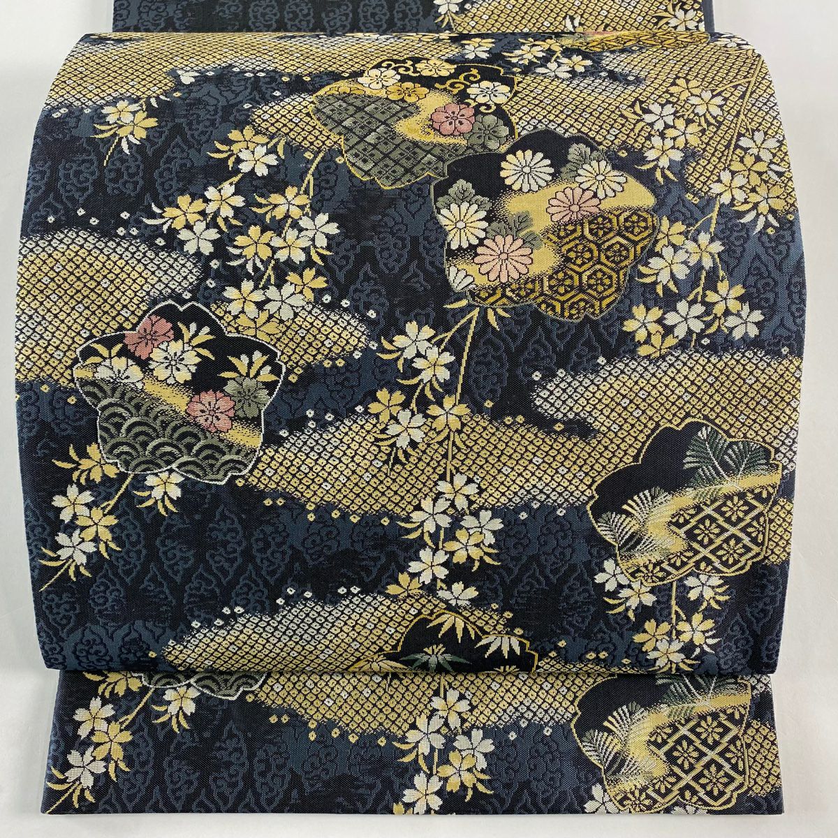 【美品】 袋帶 名品級 落款あり 紹巴 鹿子櫻形文 雲文 深藍 六通 純蠶絲