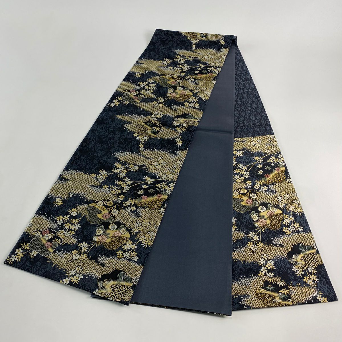 【美品】 袋帶 名品級 落款あり 紹巴 鹿子櫻形文 雲文 深藍 六通 純蠶絲