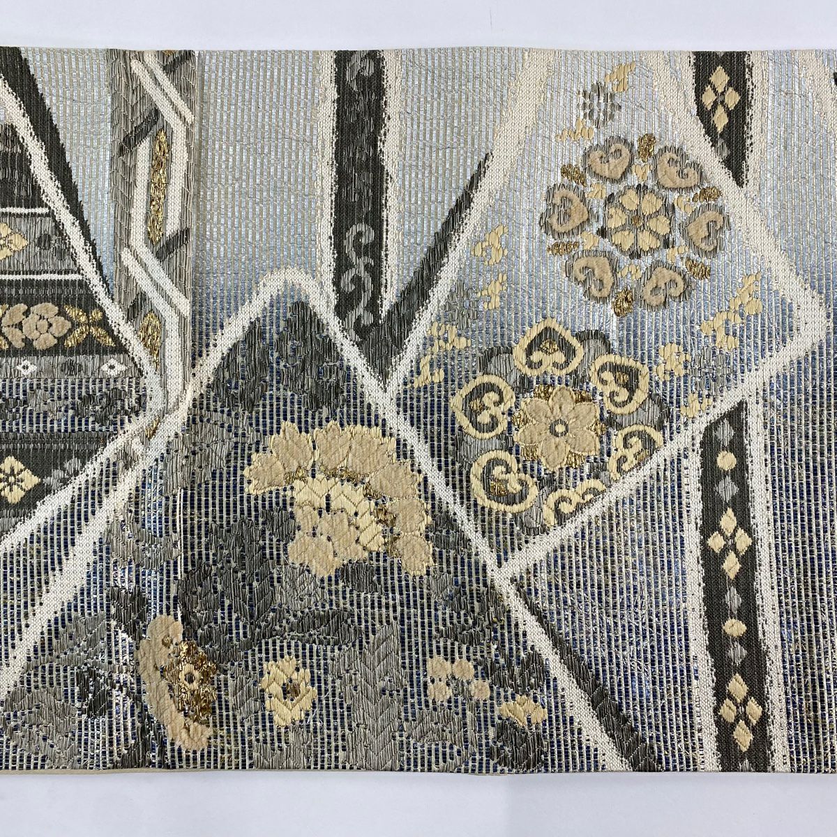 【美品】 袋帶 名品級 草花紋紋 金金箔 刺繡 灰色 お太鼓圖案 純蠶絲