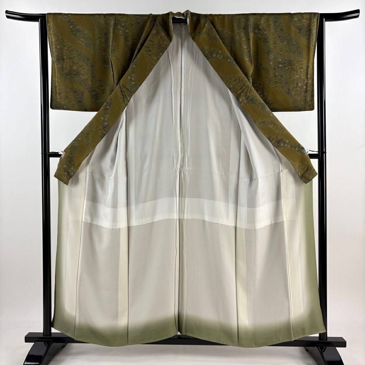 【美品】 小紋 身長157cm 袖長64cm M 雙層 南部幸雄 落款あり 草花紋紋 家屋 縮緬 鶯色 純蠶絲 優品級