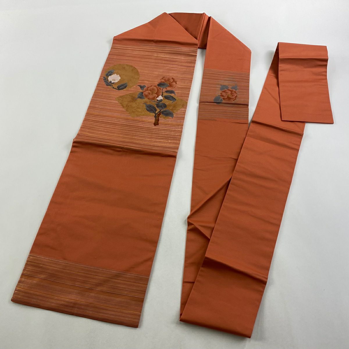 【美品】 名古屋帶 優品級 椿 扇子面 金糸 金金箔 鮭粉色 純蠶絲