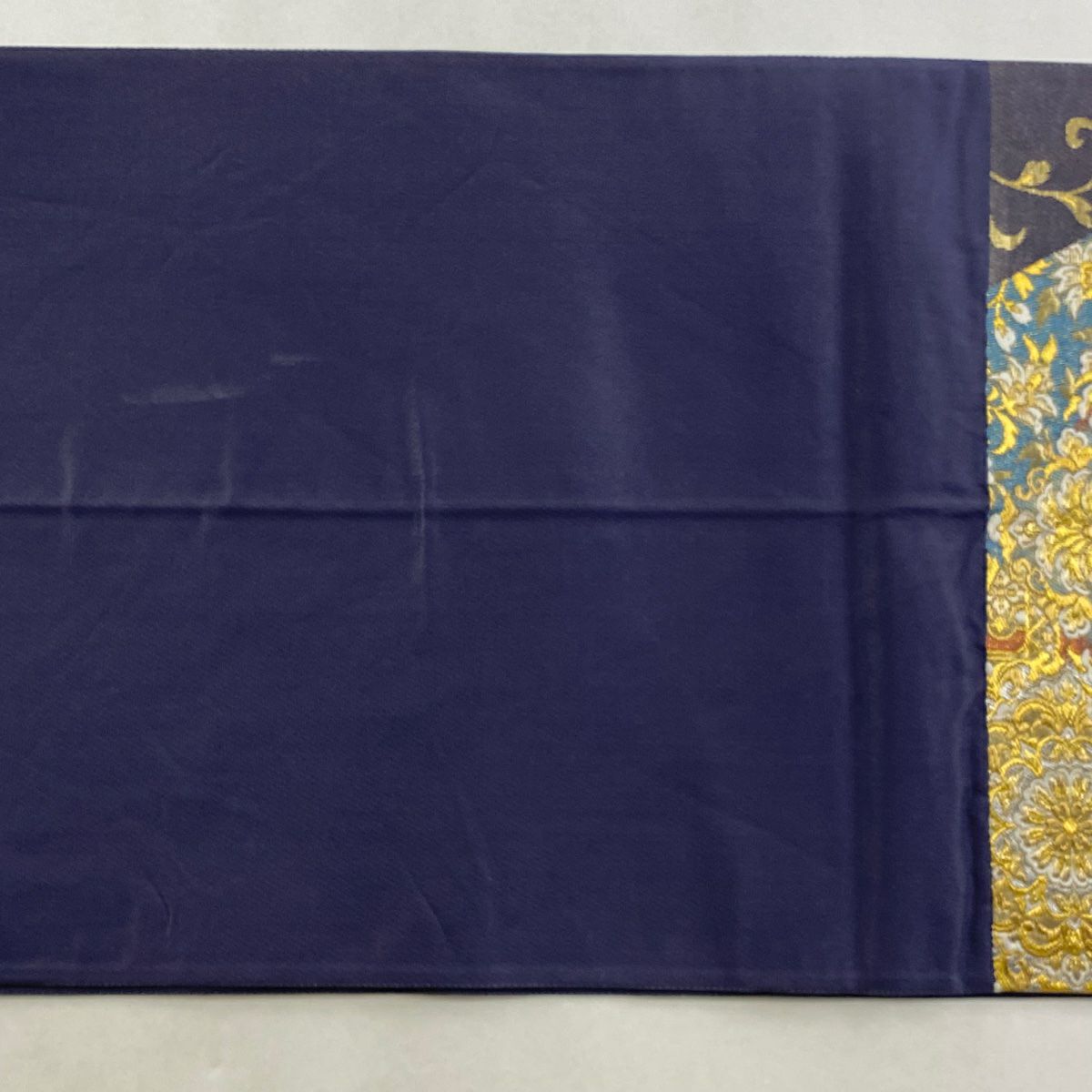 袋帶 逸品級 じゅらく 落款あり 帝王紫 華紋 花唐草紋 金糸 金金箔 灰紫 お太鼓柄 純蠶絲