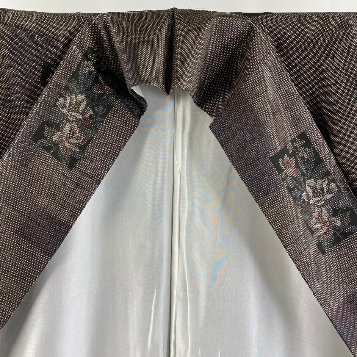 【美品】 大島紬織 身長159.5cm 袖長63cm S 雙層 都喜ヱ門 純泥染 證書附帶 短冊 草花紋紋 焦茶 純蠶絲 逸品級