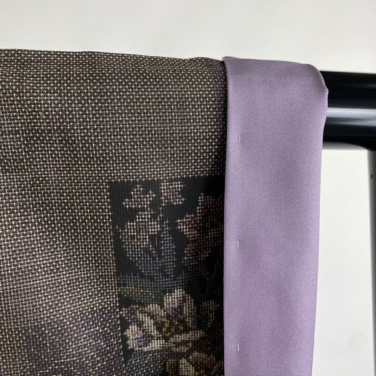 【美品】 大島紬織 身長159.5cm 袖長63cm S 雙層 都喜ヱ門 純泥染 證書附帶 短冊 草花紋紋 焦茶 純蠶絲 逸品級