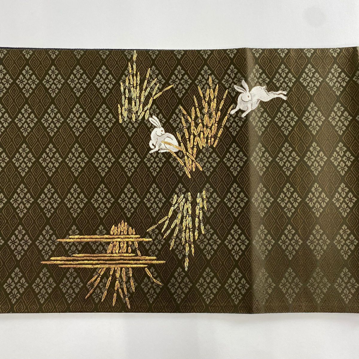 【美品】 袋帶 名品級 木賊 花菱 金糸 刺繡 茶綠 お太鼓圖案 純蠶絲