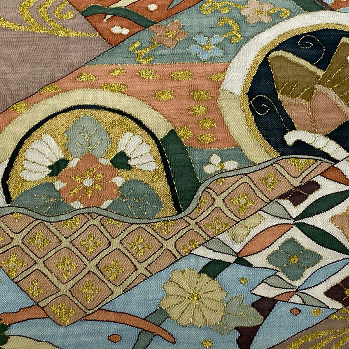 【美品】 袋帶 逸品級 花蝶 観世水 金絲 薄小豆 大鼓圖案 純蠶絲