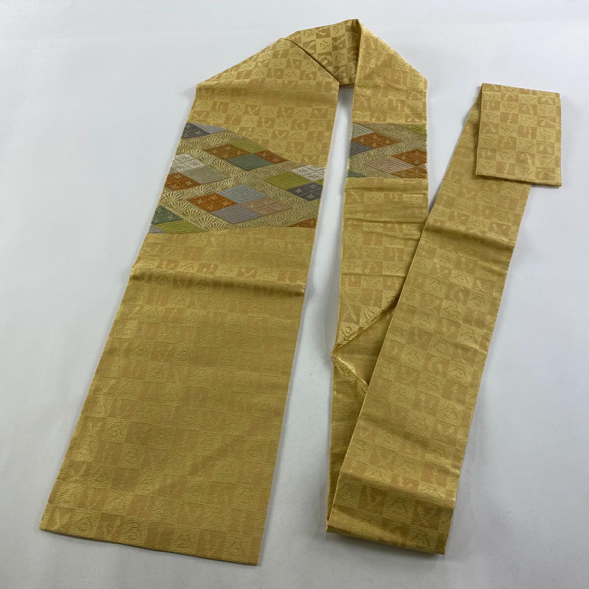 【美品】 名古屋帶 逸品級 入子菱 花菱 唐織 金絲 淺黃 純蠶絲