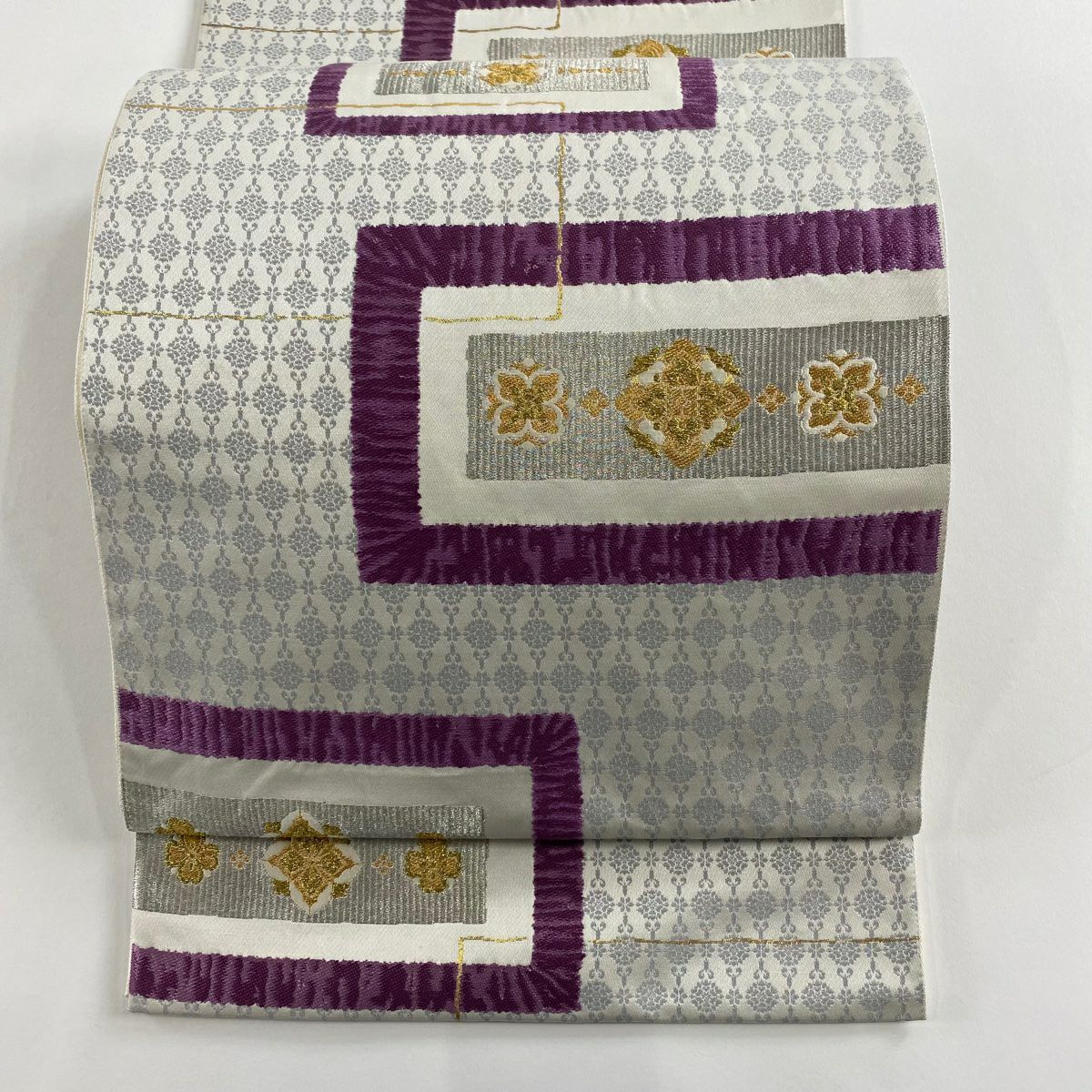 【美品】 袋帶 逸品級 じゅらく 落款あり 帝王紫 華紋 草花紋 金銀彩 金金箔 灰白 六通 純蠶絲