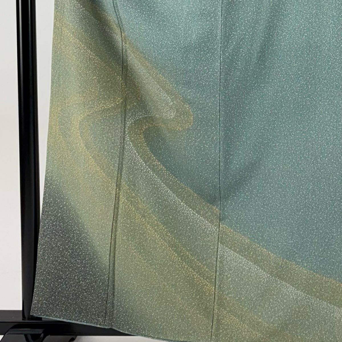 【美品】 付下 身長162cm 袖長64cm M 雙層 落款あり 霞 幾何學 金彩裝飾 淺綠 純蠶絲 秀品級