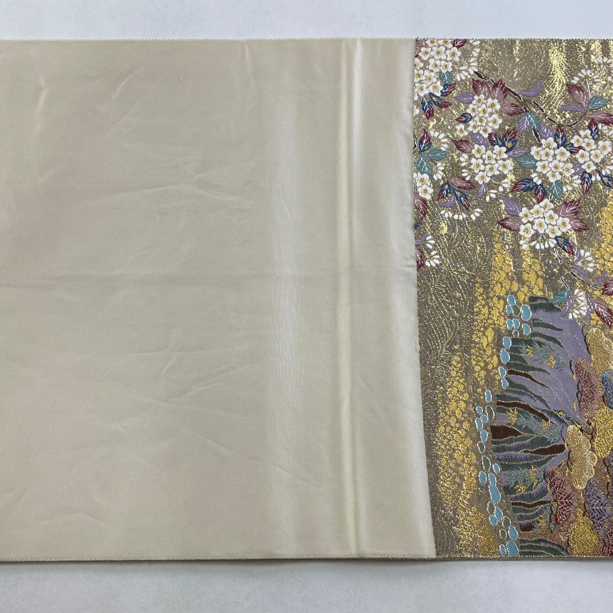 【美品】 袋帶 名品級 長嶋成織物 落款あり 晴天 松樹梅花 樹木 刺繡 金絲 金色 六通 純蠶絲