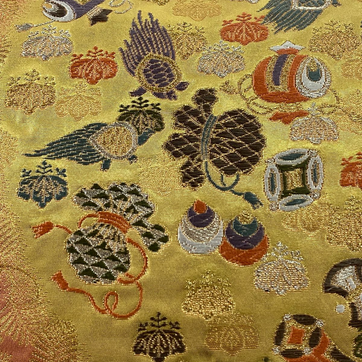 【美品】 袋帶 秀品級 寶盡くし 松樹 金銀線 金金箔 金色 六通 純蠶絲
