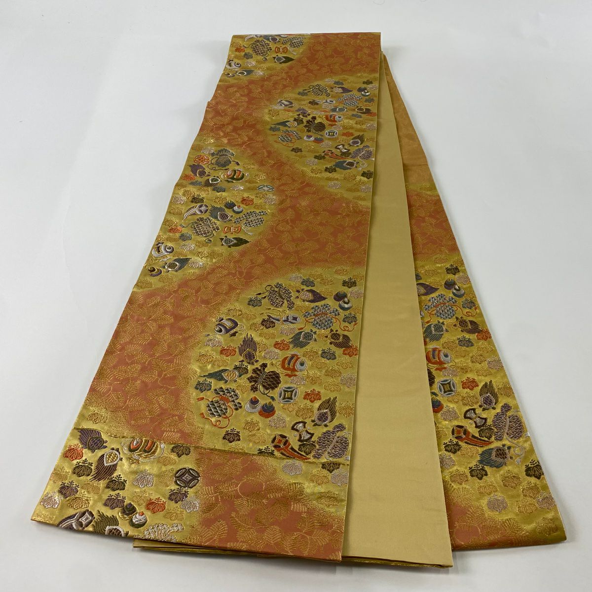 【美品】 袋帶 秀品級 寶盡くし 松樹 金銀線 金金箔 金色 六通 純蠶絲