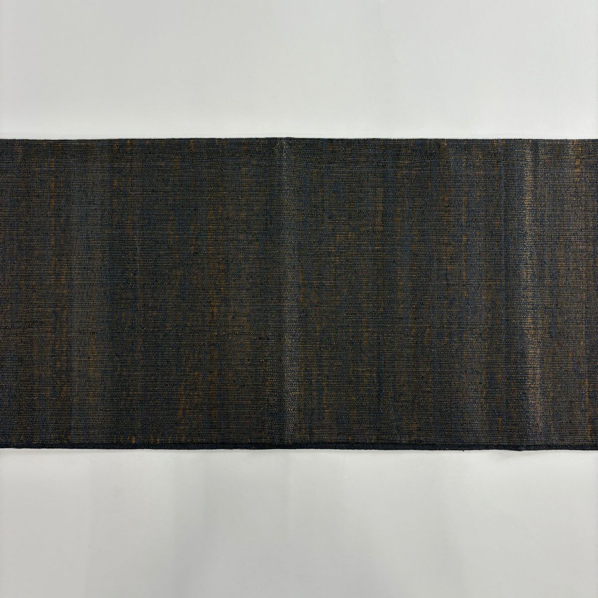 【美品】 袋帶 秀品級 關西仕立 雛菊花 段紋 金通 金金箔 墨 黑色 お太鼓圖案 純蠶絲