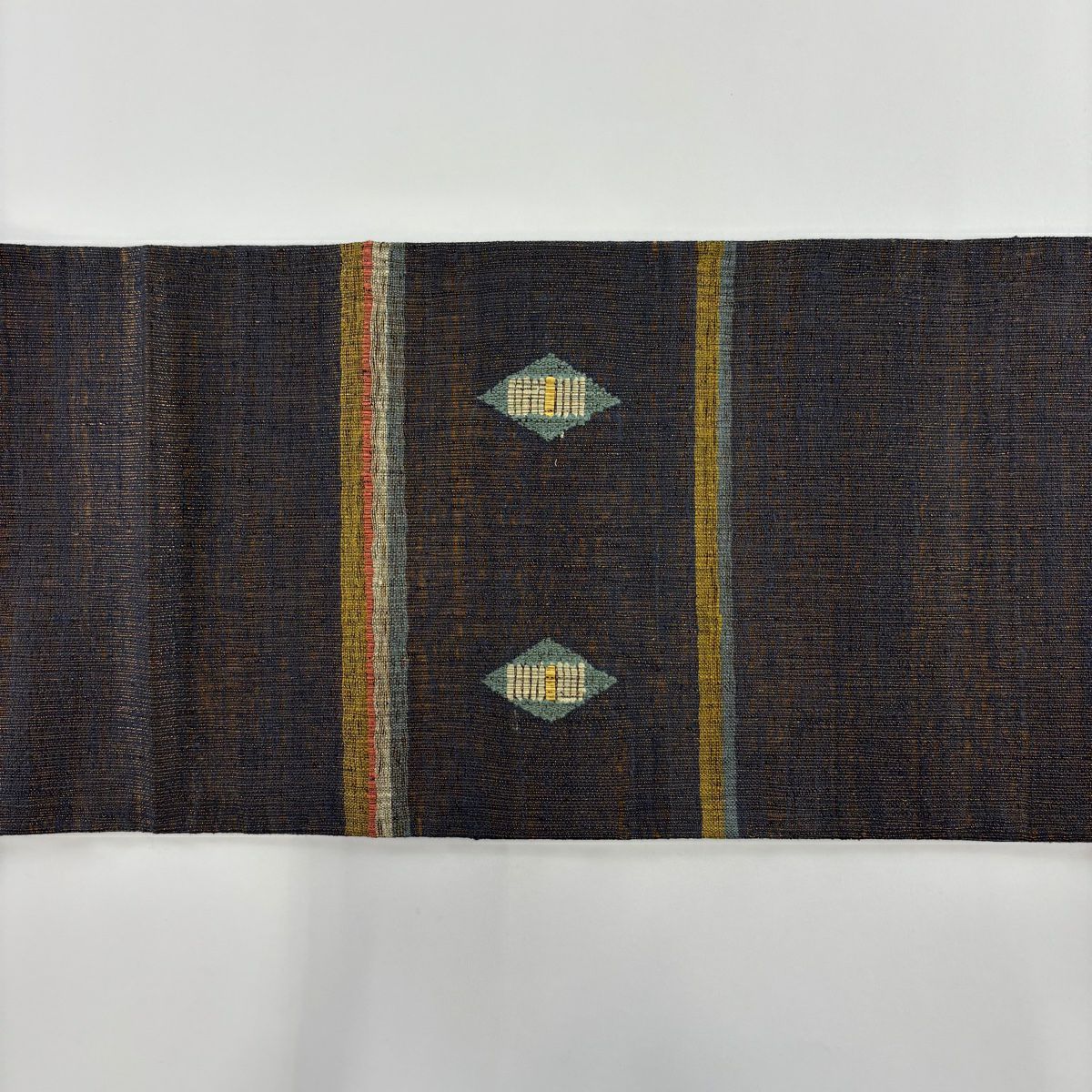 【美品】 袋帶 秀品級 關西仕立 雛菊花 段紋 金通 金金箔 墨 黑色 お太鼓圖案 純蠶絲