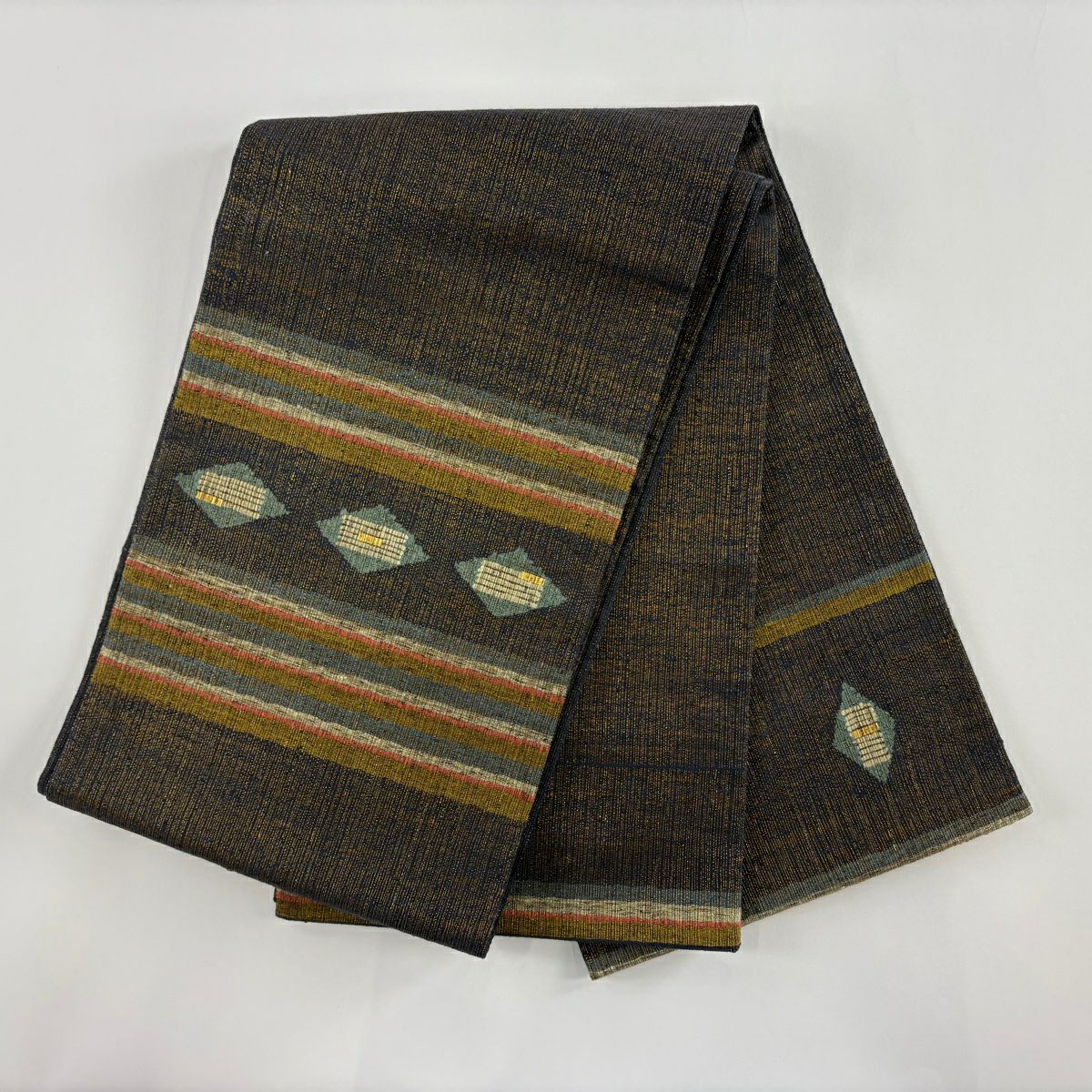 【美品】 袋帶 秀品級 關西仕立 雛菊花 段紋 金通 金金箔 墨 黑色 お太鼓圖案 純蠶絲