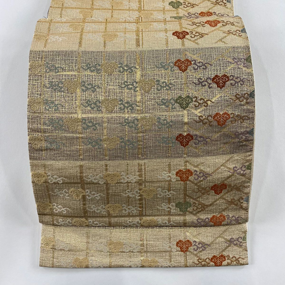 【美品】 袋帶 秀品級 格子 唐草紋 刺繡 金金箔 米色 六通 純蠶絲