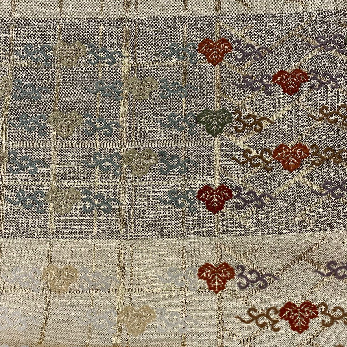 【美品】 袋帶 秀品級 格子 唐草紋 刺繡 金金箔 米色 六通 純蠶絲