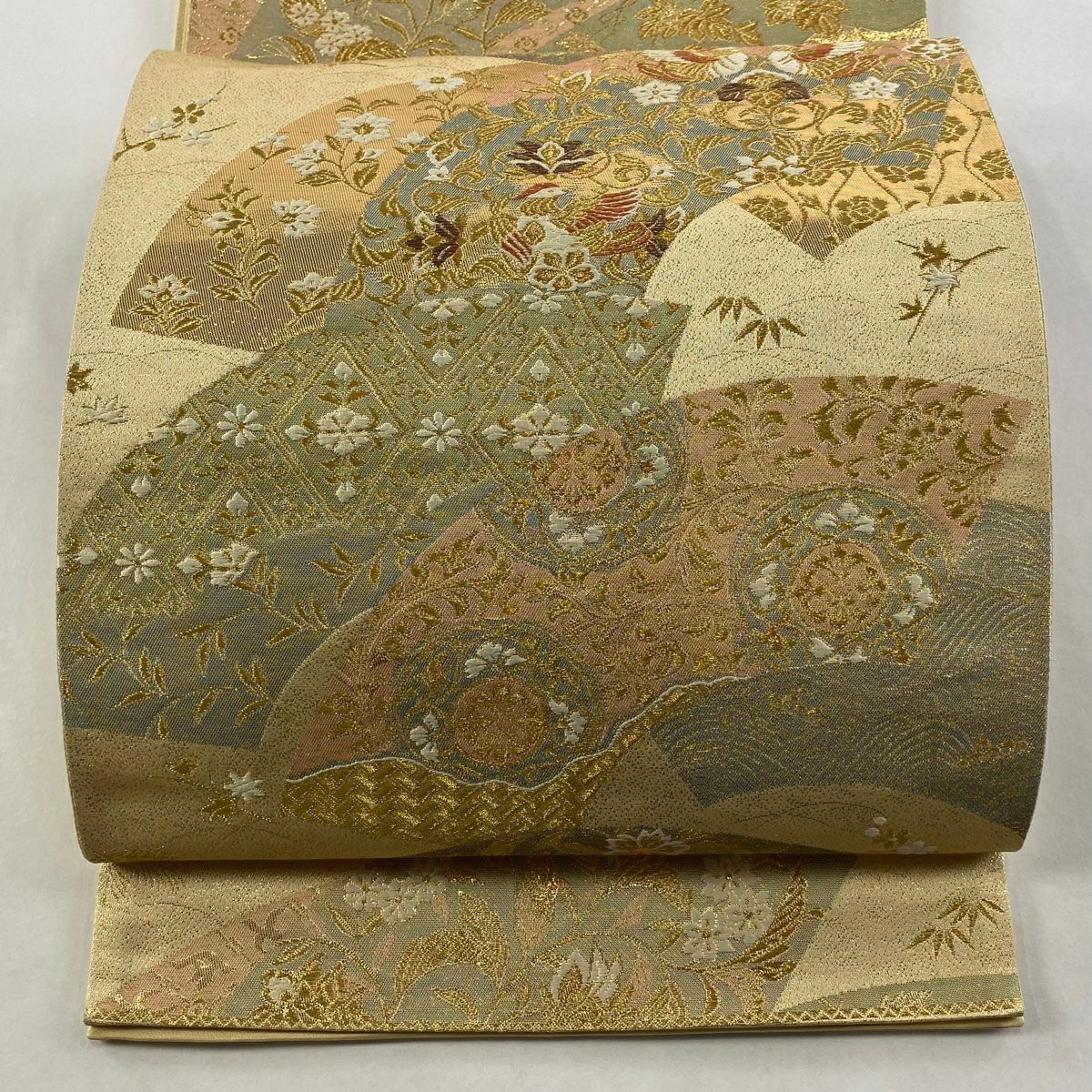 【美品】 袋帶 秀品級 關西仕立 扇子面 向鳥 金絲 金金箔 米色 六通 純蠶絲