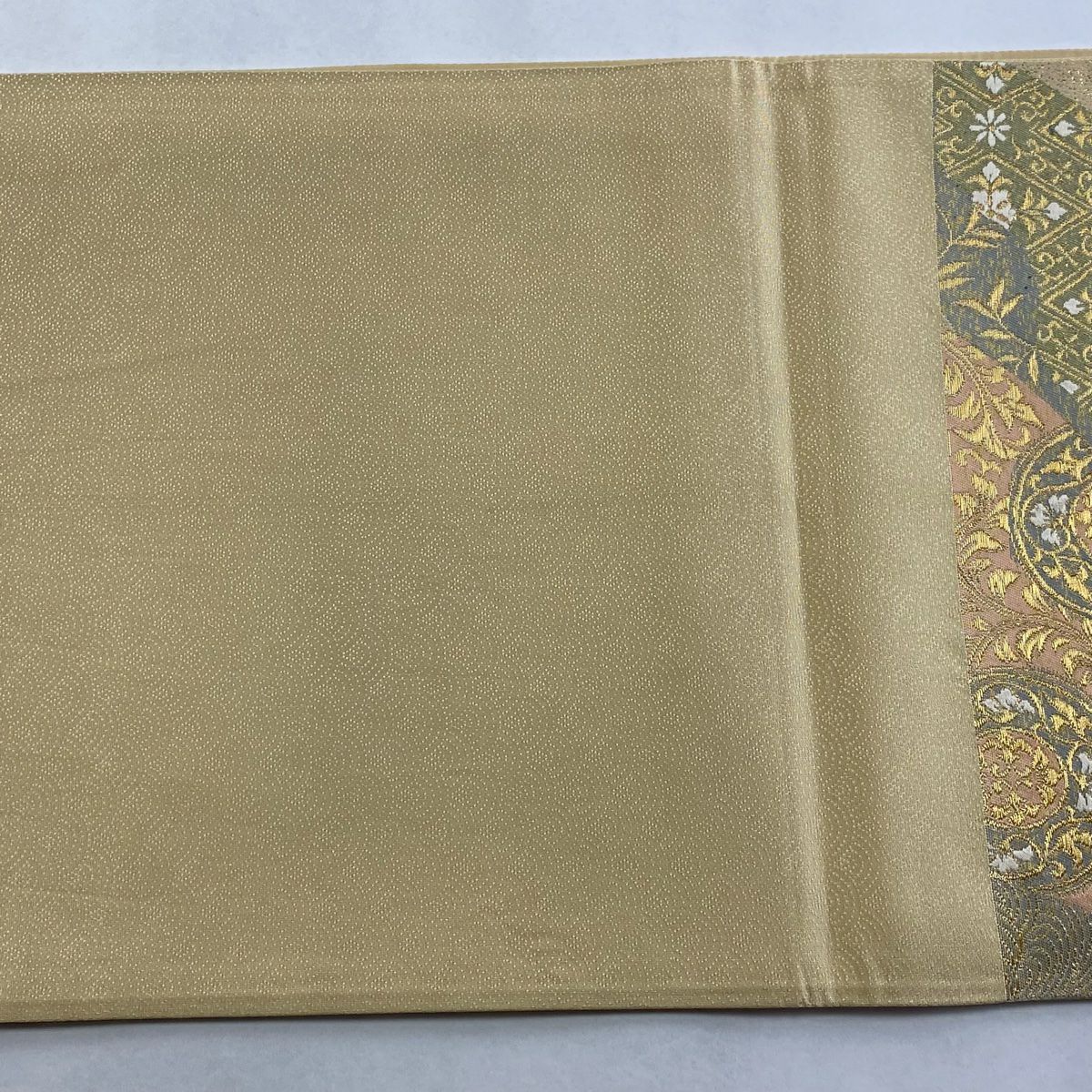 【美品】 袋帶 秀品級 關西仕立 扇子面 向鳥 金絲 金金箔 米色 六通 純蠶絲