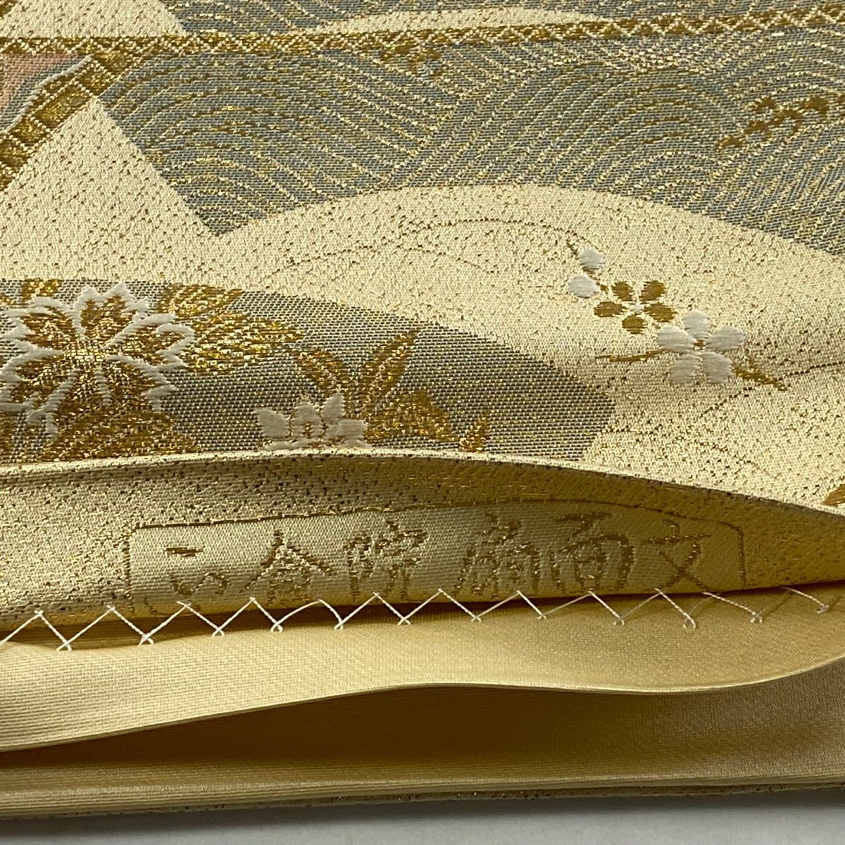 【美品】 袋帶 秀品級 關西仕立 扇子面 向鳥 金絲 金金箔 米色 六通 純蠶絲