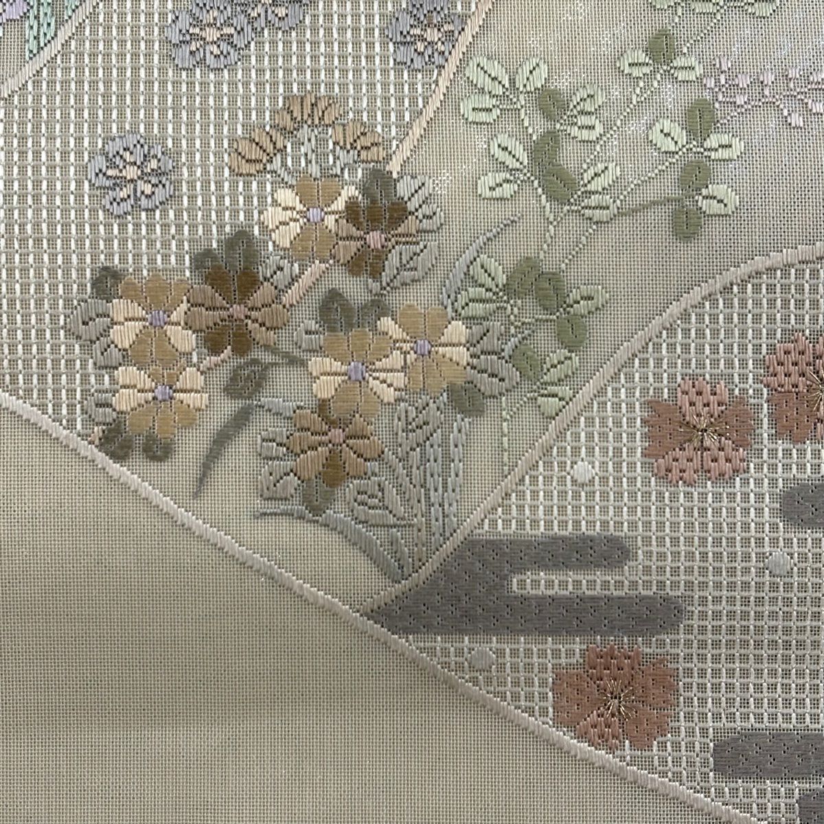 袋帶 秀品級 夏帶 紗 草花紋紋 山並 刺繡 金線 奶油色 大鼓圖案 純蠶絲