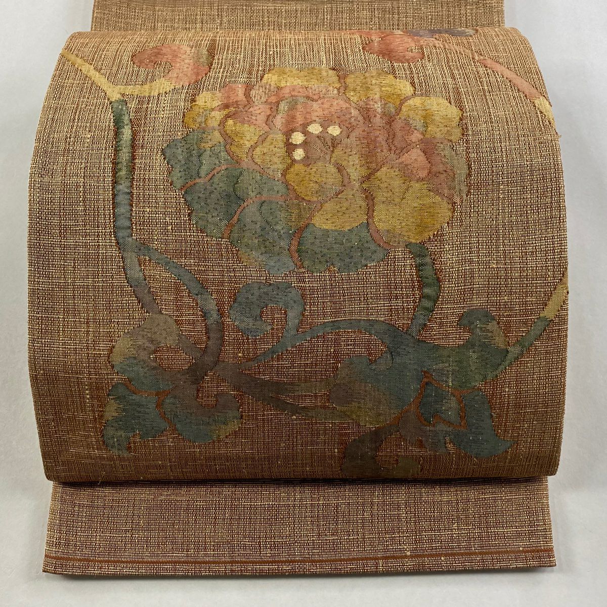 【美品】 袋帶 秀品級 關西仕立 花唐草紋 金金箔 茶 お太鼓圖案 純蠶絲
