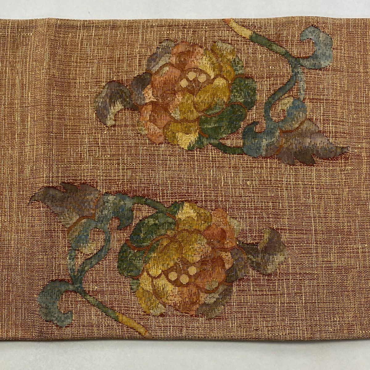 【美品】 袋帶 秀品級 關西仕立 花唐草紋 金金箔 茶 お太鼓圖案 純蠶絲