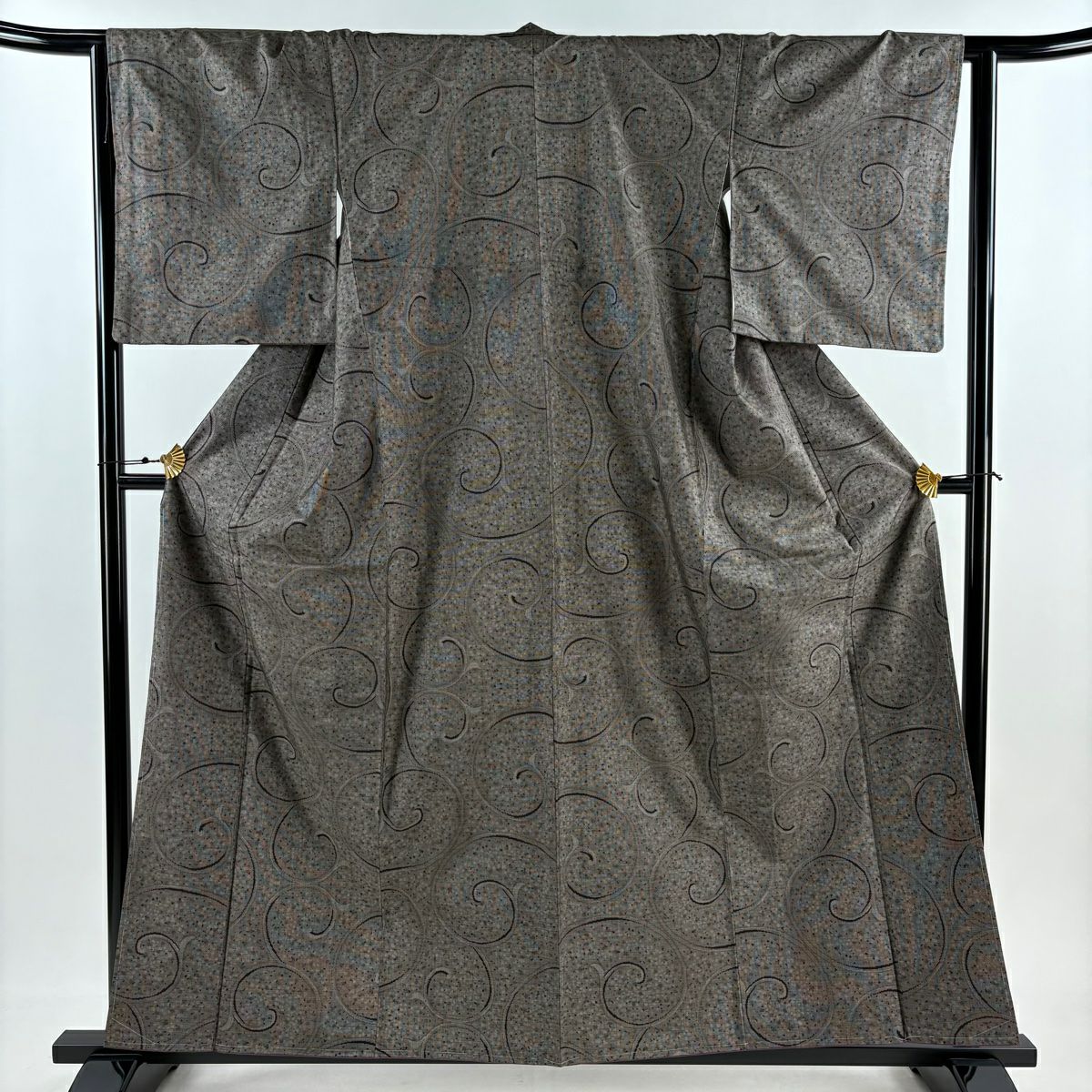 【美品】 大島紬織 身長159.5cm 袖長64.5cm M 雙層 純泥染 證書附帶 唐草紋 灰茶 純蠶絲 逸品級