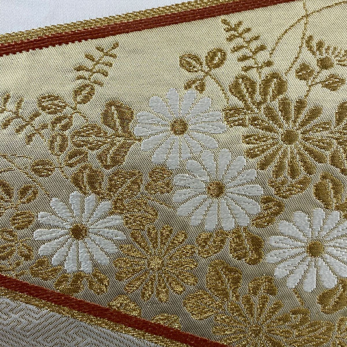 【庫存清倉】 袋帶 名品級 渡文 附落款 關西仕立 菊花花 紗綾形 金絲 金金箔 奶油色 全通 純蠶絲