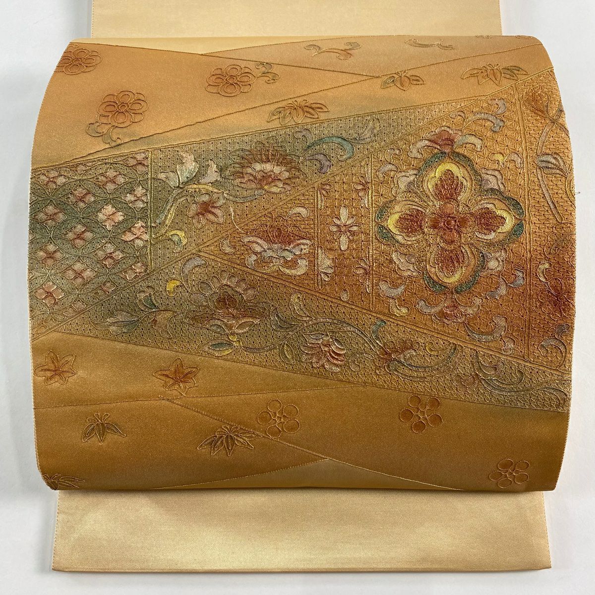 【美品】 袋帶 秀品級 華紋 草花紋 金銀彩 金絲 薄茶 細鼓圖案 純蠶絲