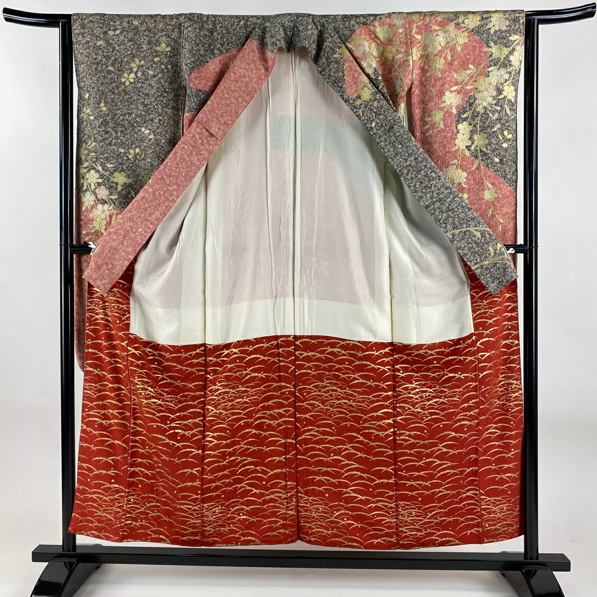 振袖禮服 身長154.5cm 袖長62cm S 雙層 櫻花 波紋 刺繡 金彩裝飾 灰茶 純蠶絲 秀品級