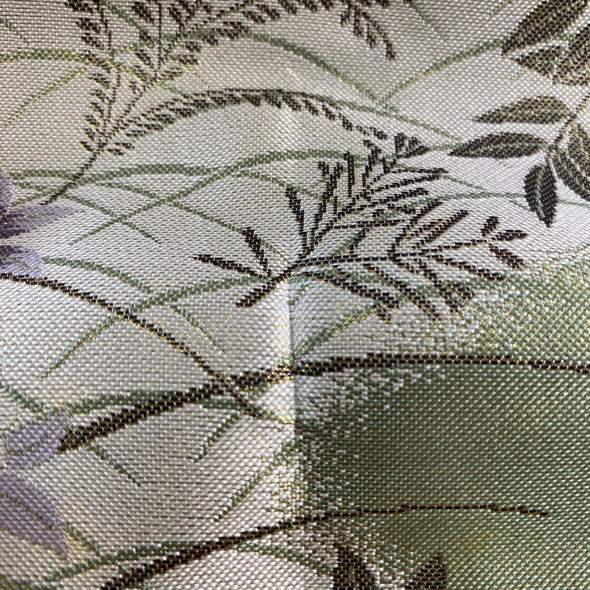 【美品】 袋帶 秀品級 扇子面 草花紋紋 金金箔 淺綠 六通 純蠶絲