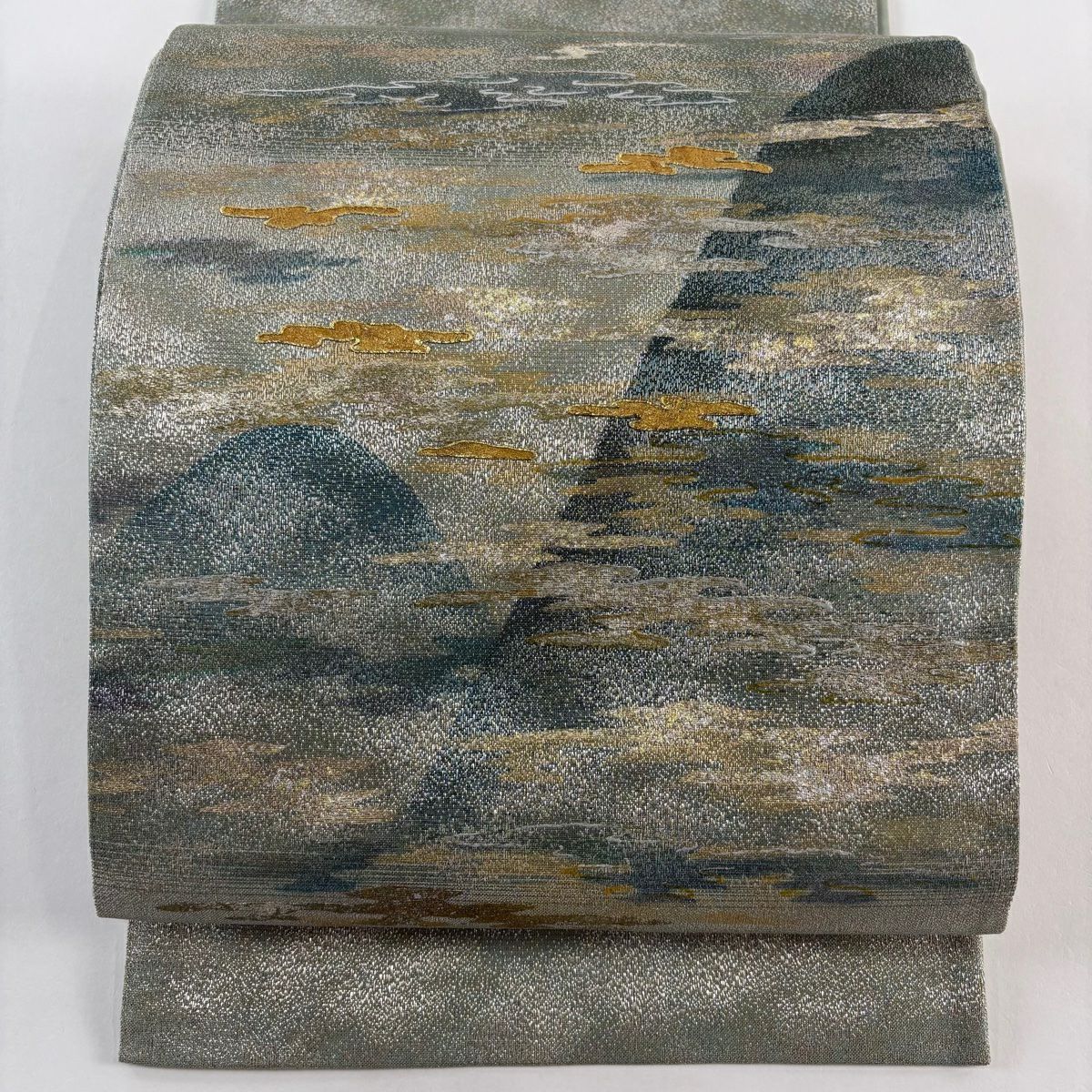 【美品】 袋帶 秀品級 山霞 金絲 金銀彩 灰綠 お太鼓圖案 純蠶絲