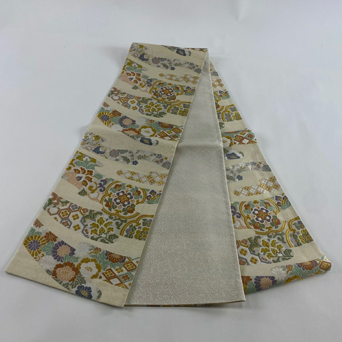 【美品】 袋帶 名品級 華紋 草花紋 金糸 刺繡 米色 全通 純蠶絲