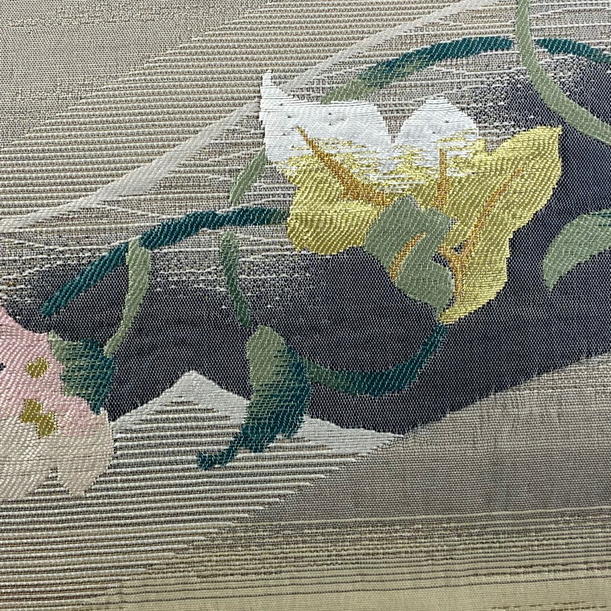 【美品】 袋帶 名品級 草花紋 金糸 金金箔 奶油色 純蠶絲