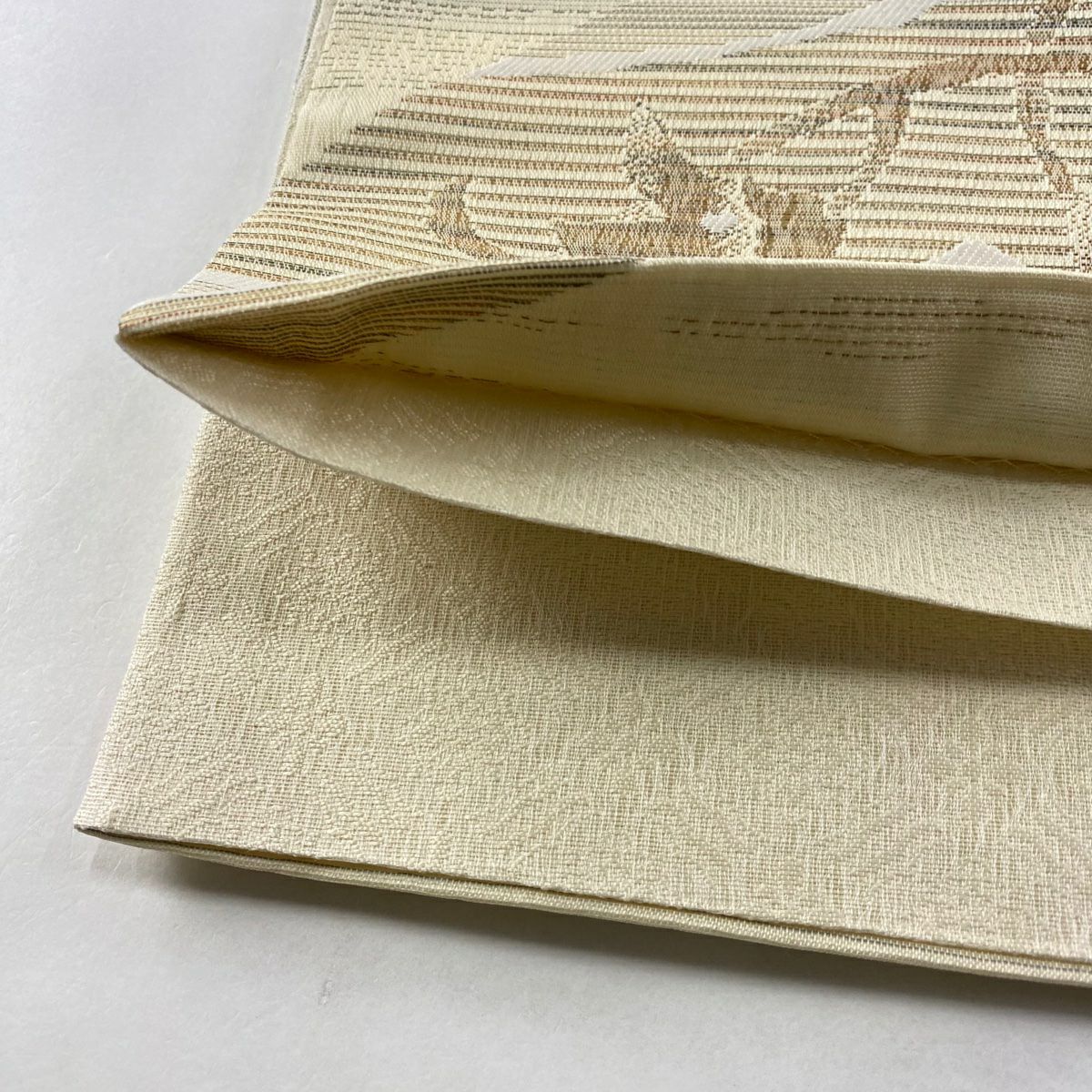 【美品】 袋帶 名品級 草花紋 金糸 金金箔 奶油色 純蠶絲