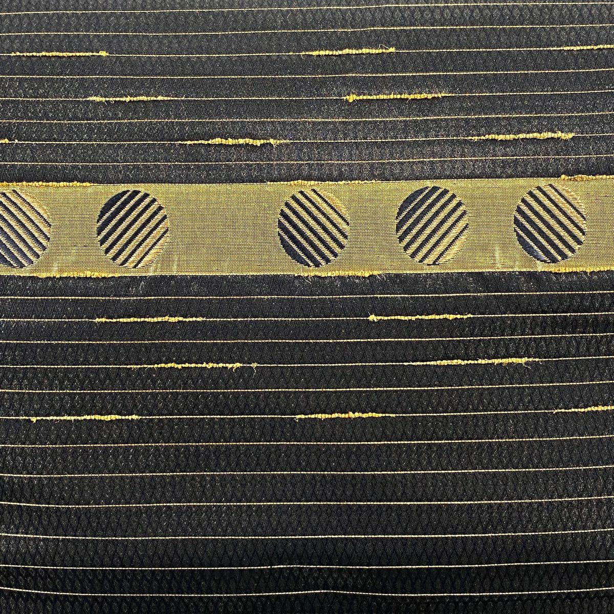 【美品】 袋帶 名品級 縞 幾何學 金絲 黑 お太鼓圖案 純蠶絲