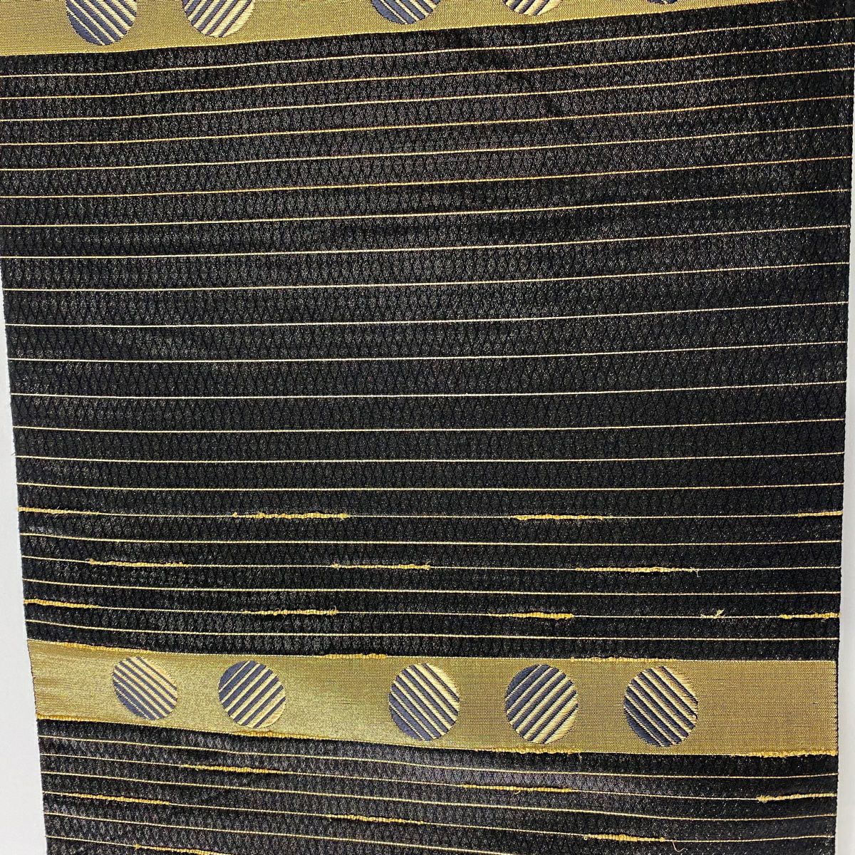 【美品】 袋帶 名品級 縞 幾何學 金絲 黑 お太鼓圖案 純蠶絲