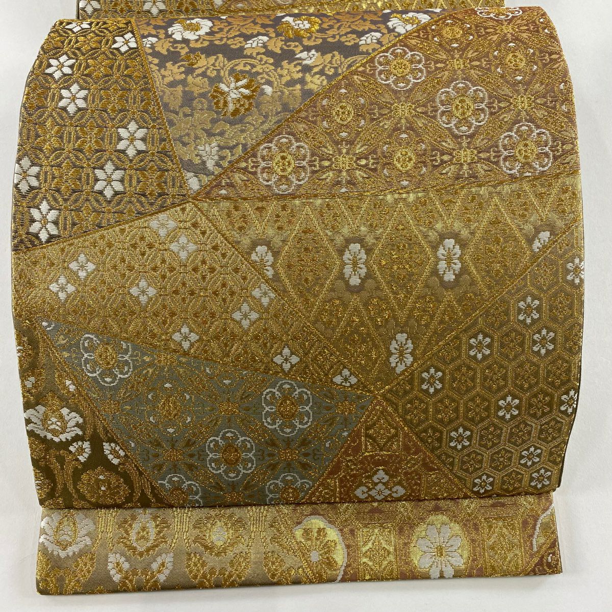 【美品】 袋帶 名品級 七寶 花唐草紋 金金箔 金絲 金色 六通 純蠶絲