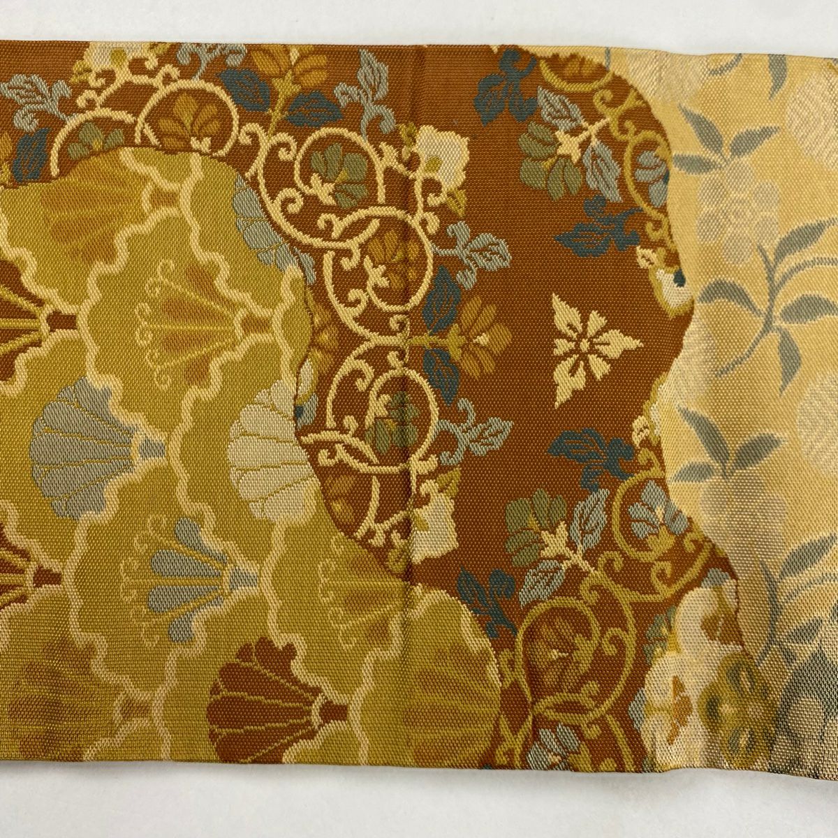 【美品】 名古屋帶 秀品級 向鳥 華紋 淡黃土色 純蠶絲