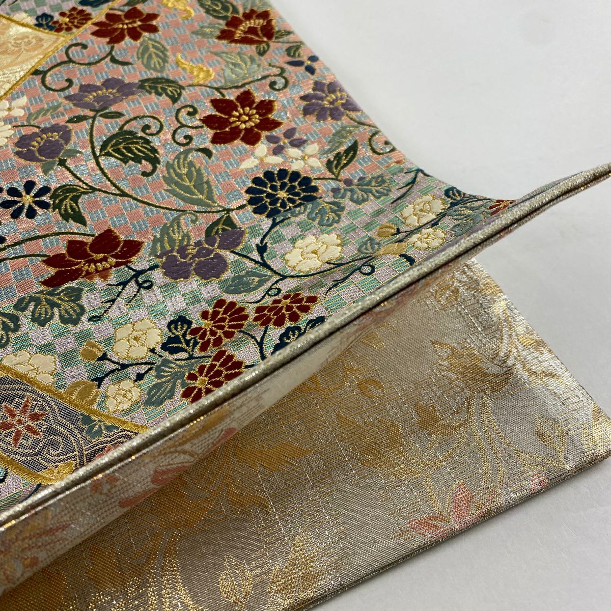 【美品】 袋帶 秀品級 草花紋紋 市松樹刺繡 金線 淺粉色 六通 純蠶絲
