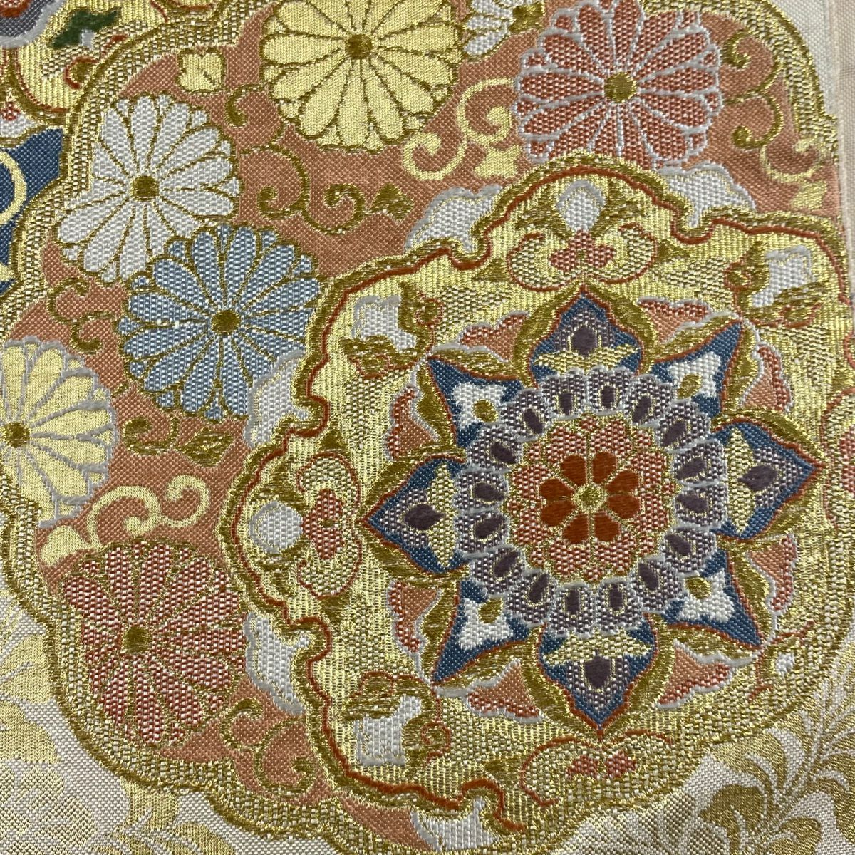 【美品】 袋帶 秀品級 低織 華紋 花唐草紋 金絲 刺繡 米色 六通 純蠶絲