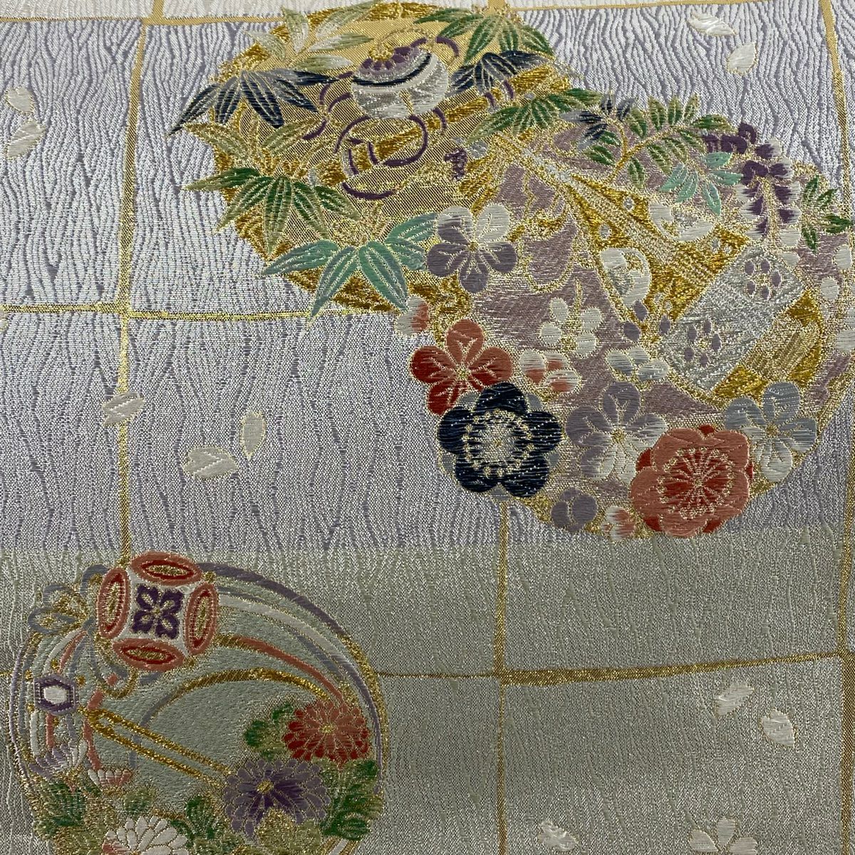 【美品】 袋帶 秀品級 草花紋紋 和樂器 金糸 金金箔 灰白 六通 純蠶絲
