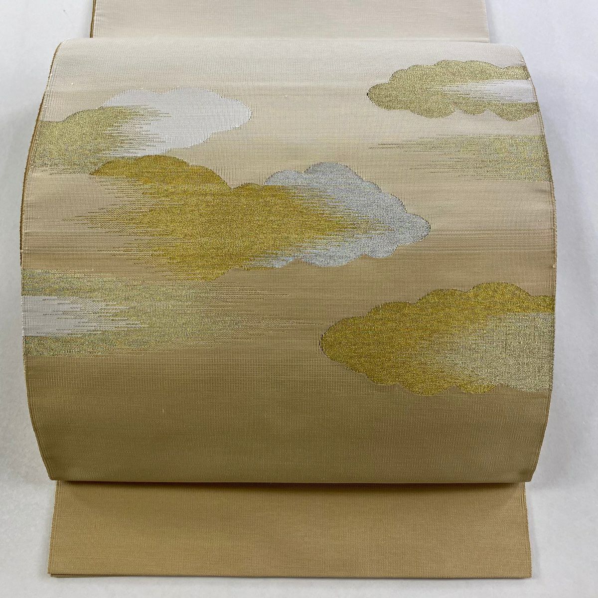 【美品】 名古屋帶 秀品級 八寸名古屋帶 雲文 金銀彩 綴織 米色 純蠶絲